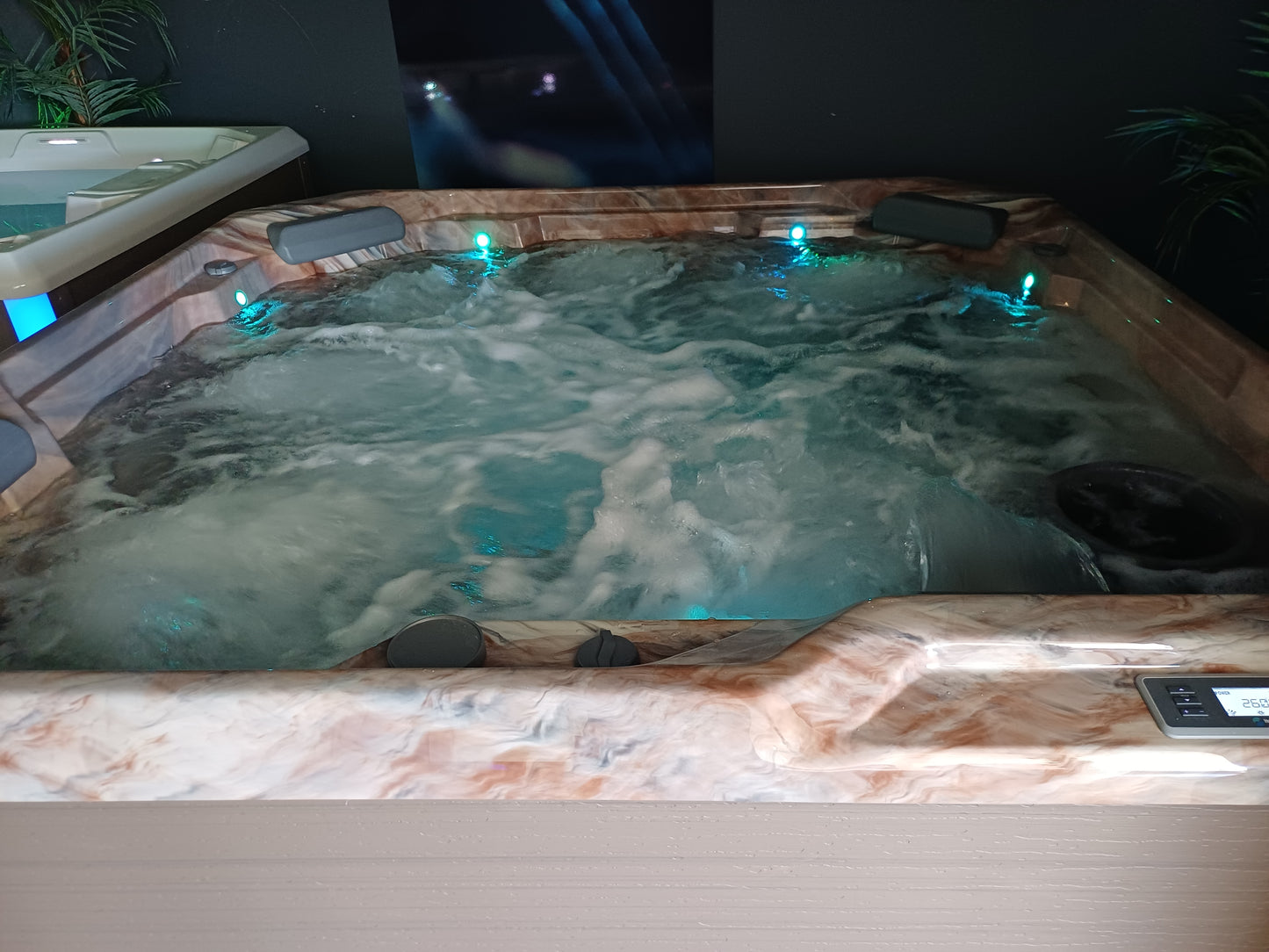 Hot Spot® Relay Spa — Floor Model