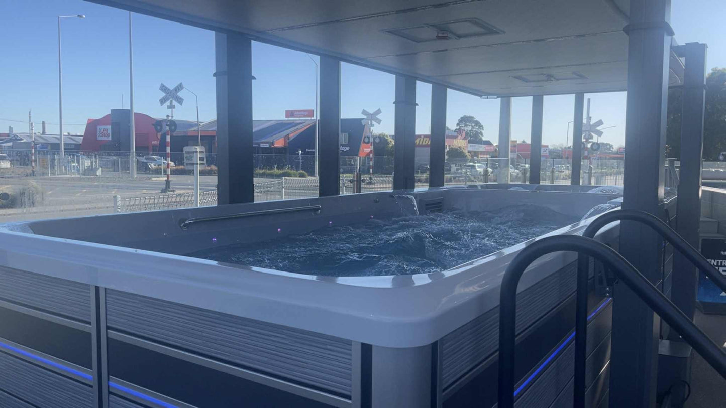 Endless Pools - E2000 + Covana - Pre-Loved