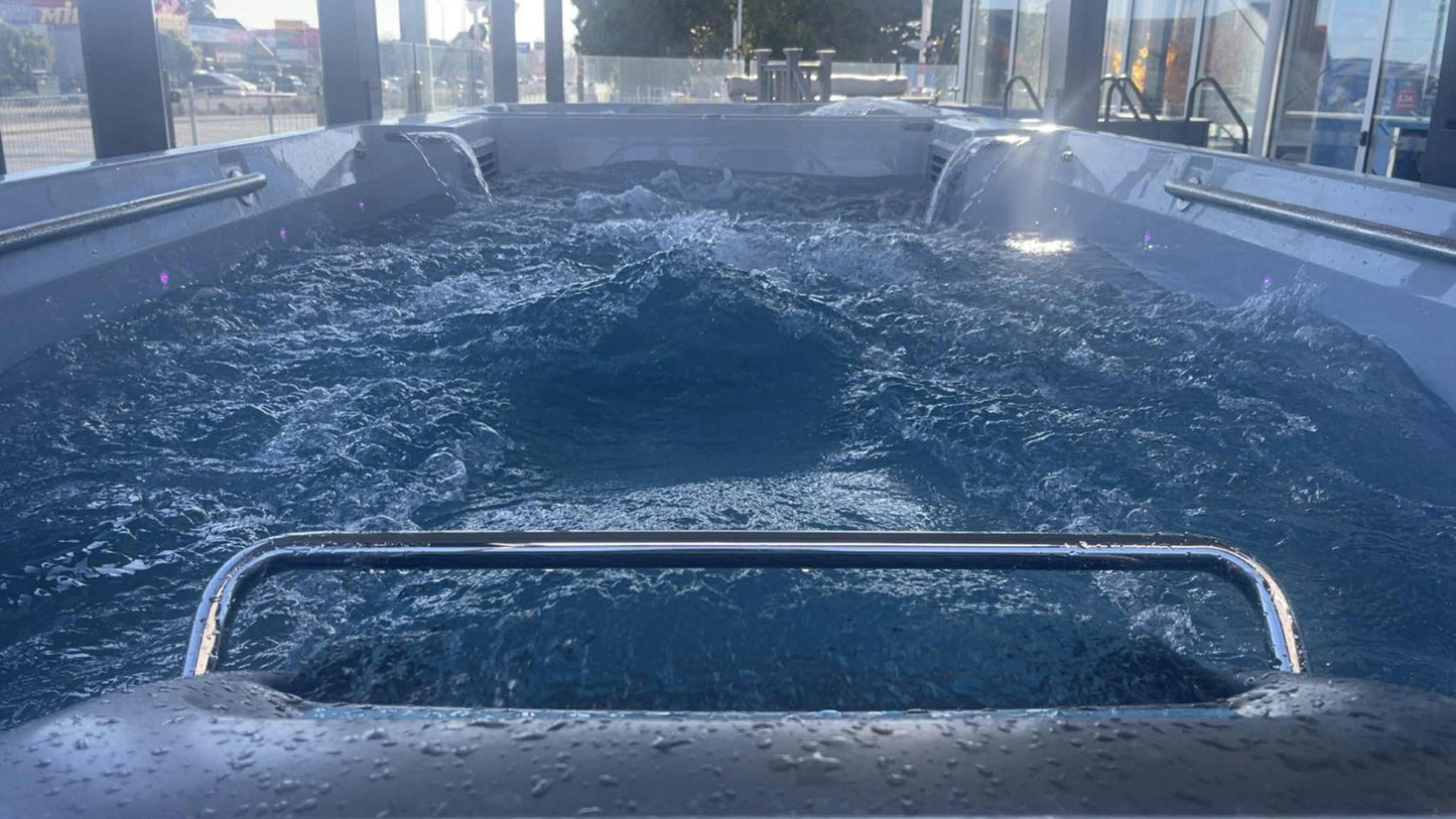 Endless Pools - E2000 + Covana - Pre-Loved