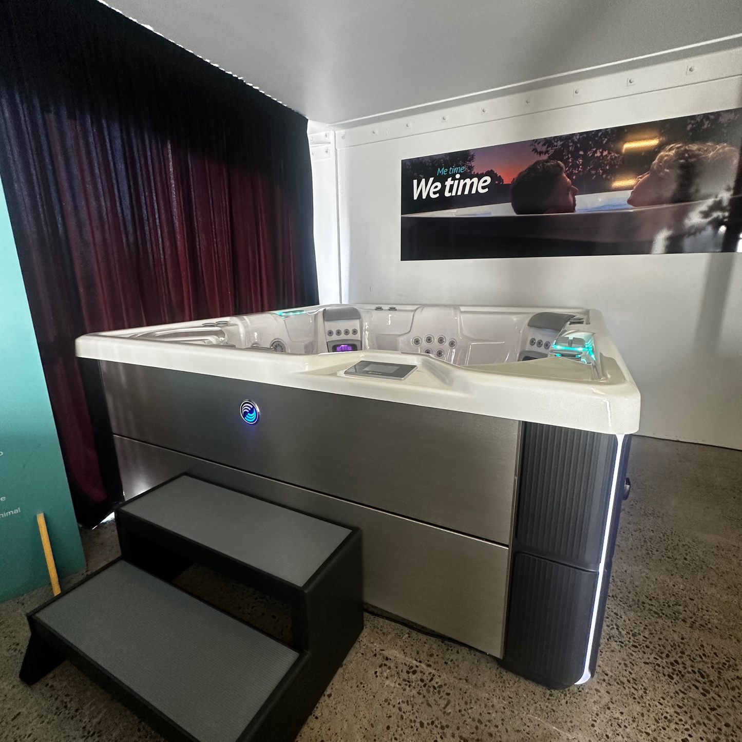 Highlife Vanguard - Floor Model