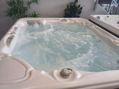 Pre-Loved Highlife Sovereign