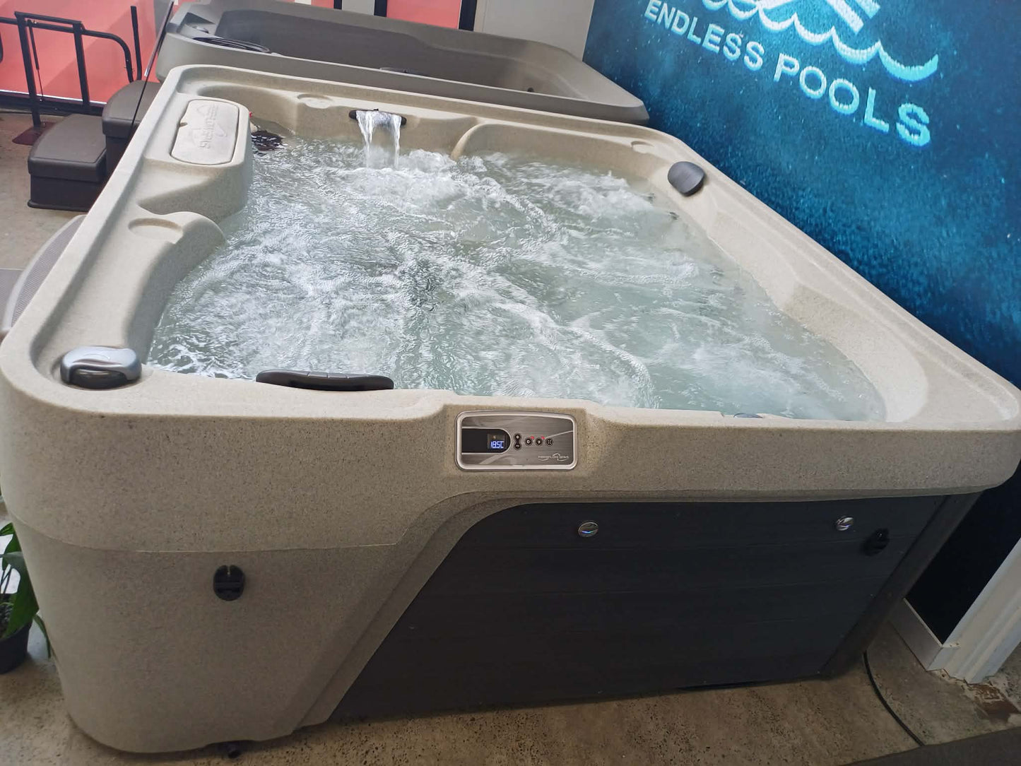 Freeflow Excursion Premiere - Floor Model