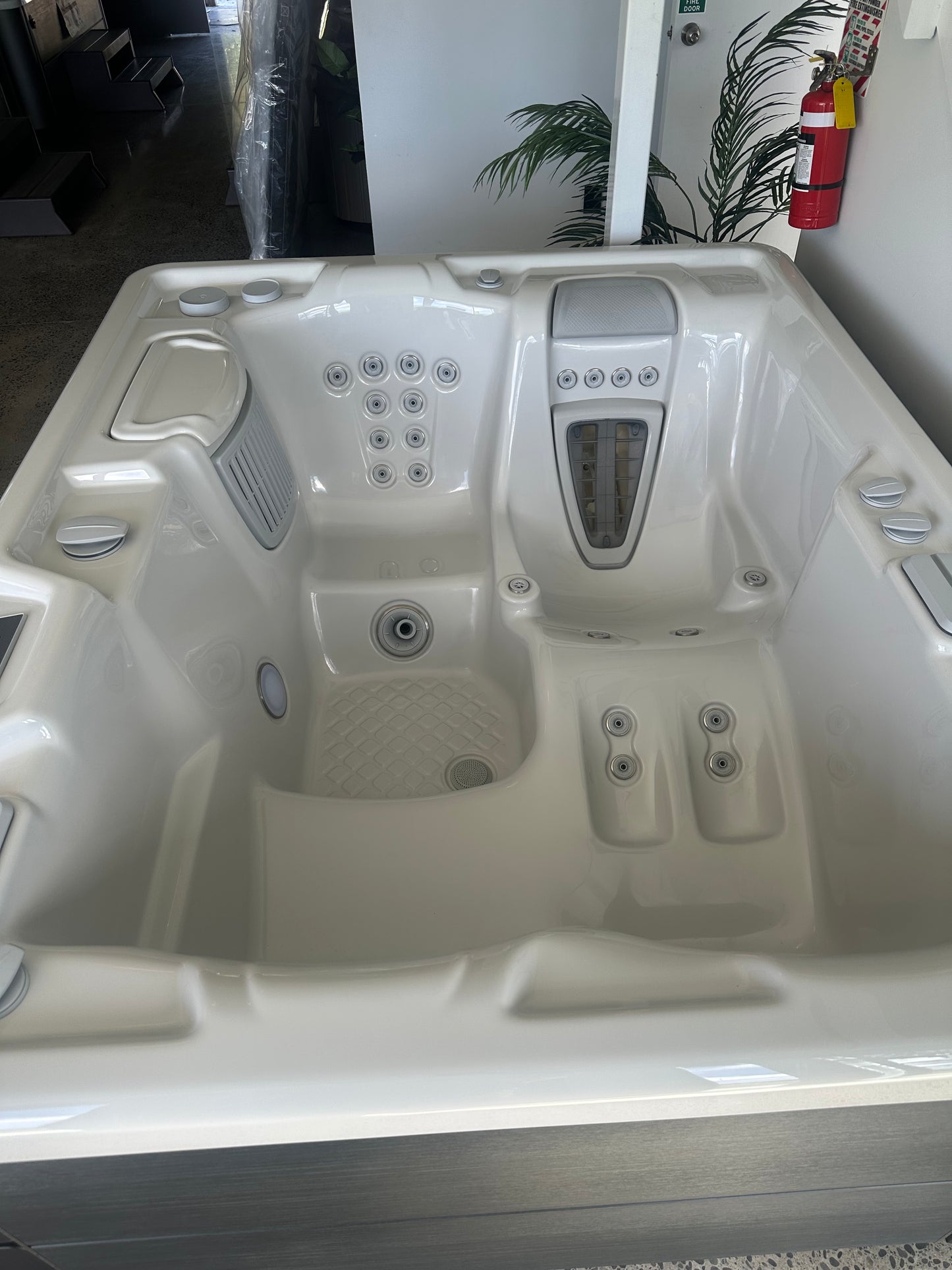 Highlife Jetsetter LX- Like NEW