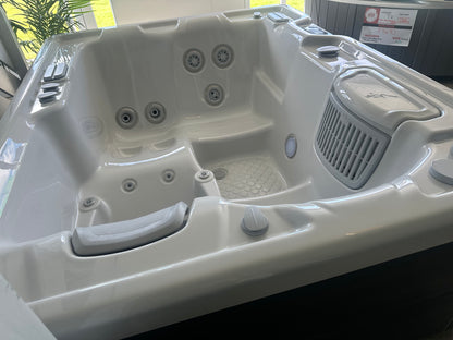 Highlife Jetsetter LX- Like NEW