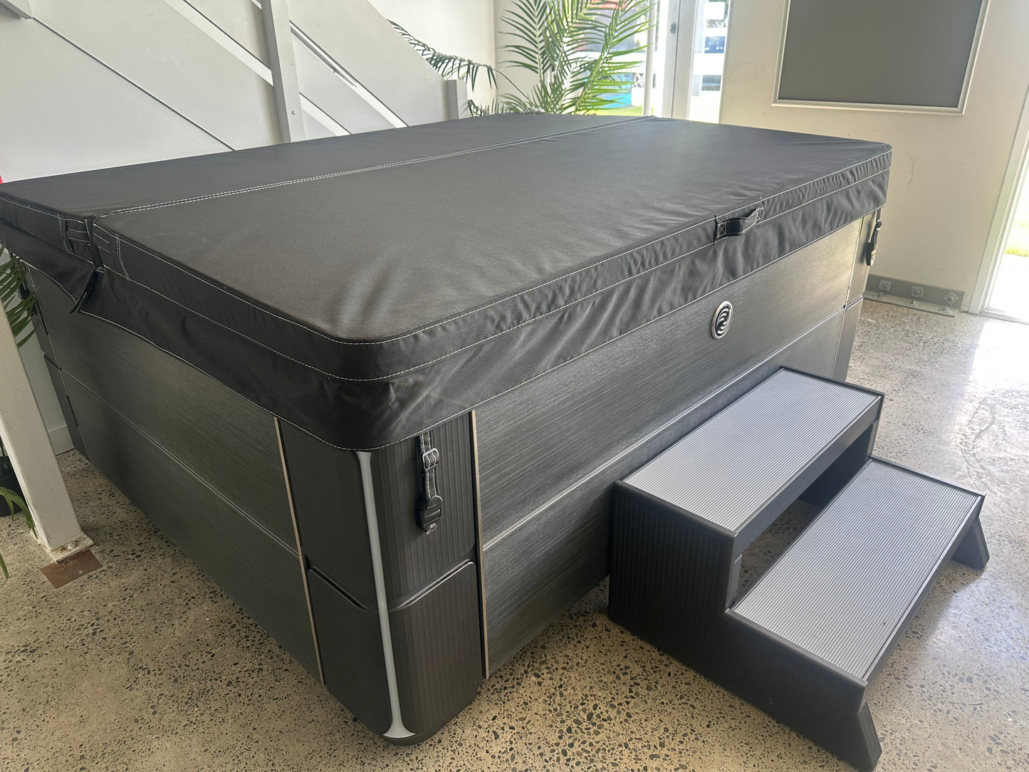 Highlife Jetsetter LX- Like NEW